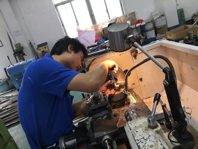 給湯器18のための側面の小さい管のステンレス鋼のヒーターにZ型